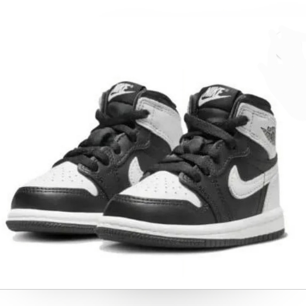 NEW! Size 2C (TD) NIKE Air Jordan 1 Retro High OG  Toddler Black/White